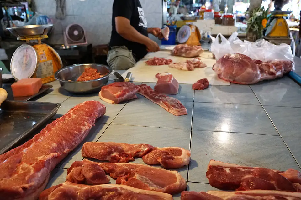 La Carnicería Meat Market in Spanish